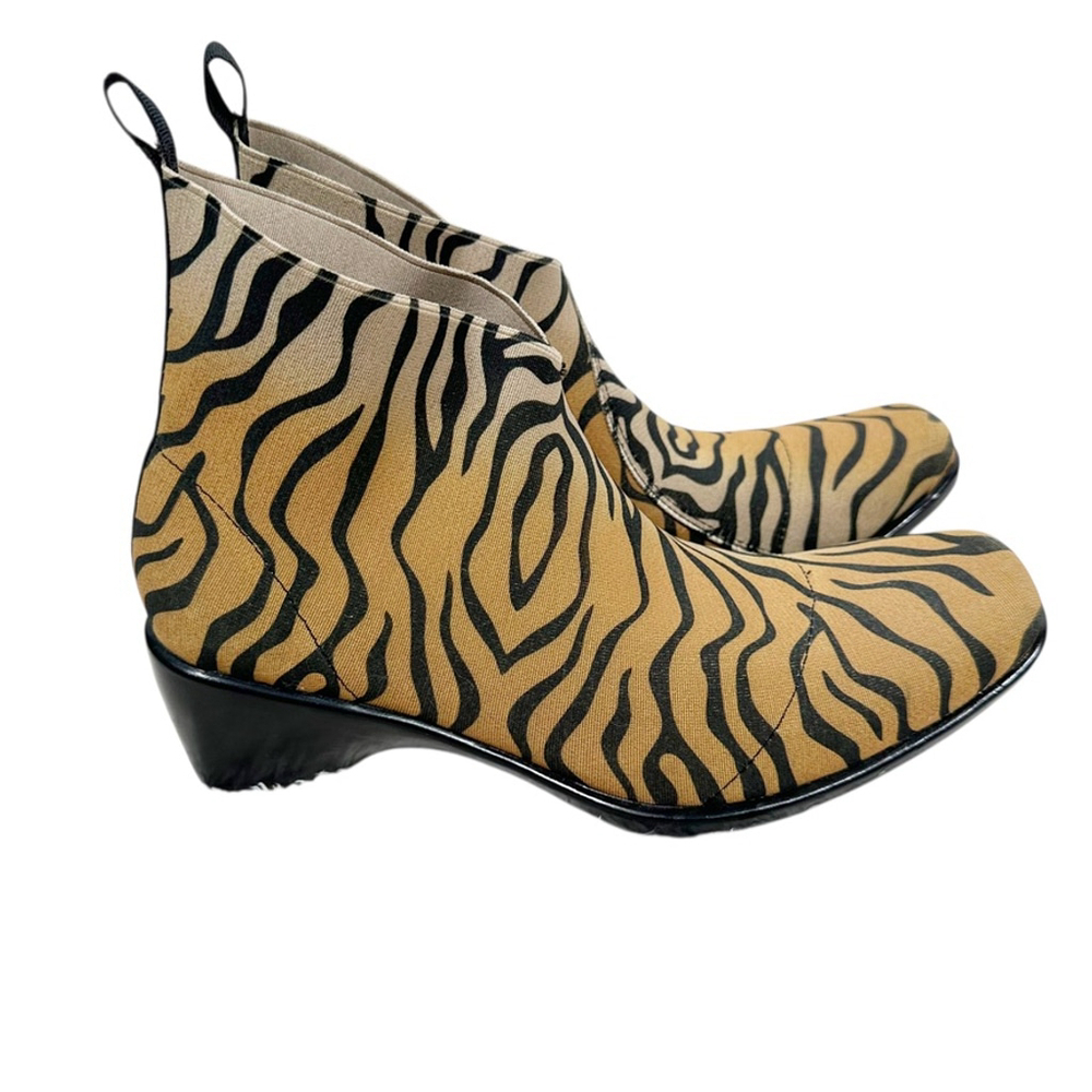 Charleston Shoe Co Telfair Tiger Stripe Print Ankle Boots Slip on Heels Size 9 - Picture 4 of 11